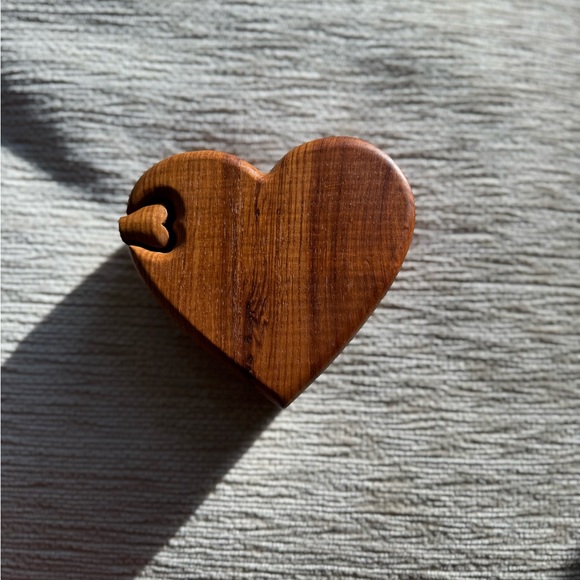 Heart Shape Walnut Box With Secret Compartment - Picture 2 of 4